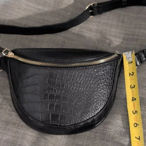 H&M Black Faux Leather Crocodile Fanny Pack Adjustable Strap - Picture 7 of 7